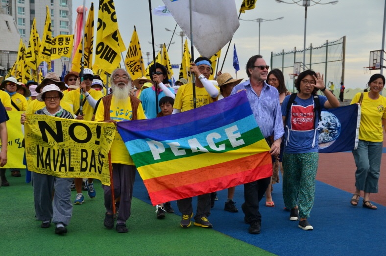 Oliver Stone在日本谈政治，关于二战、日美和中国。